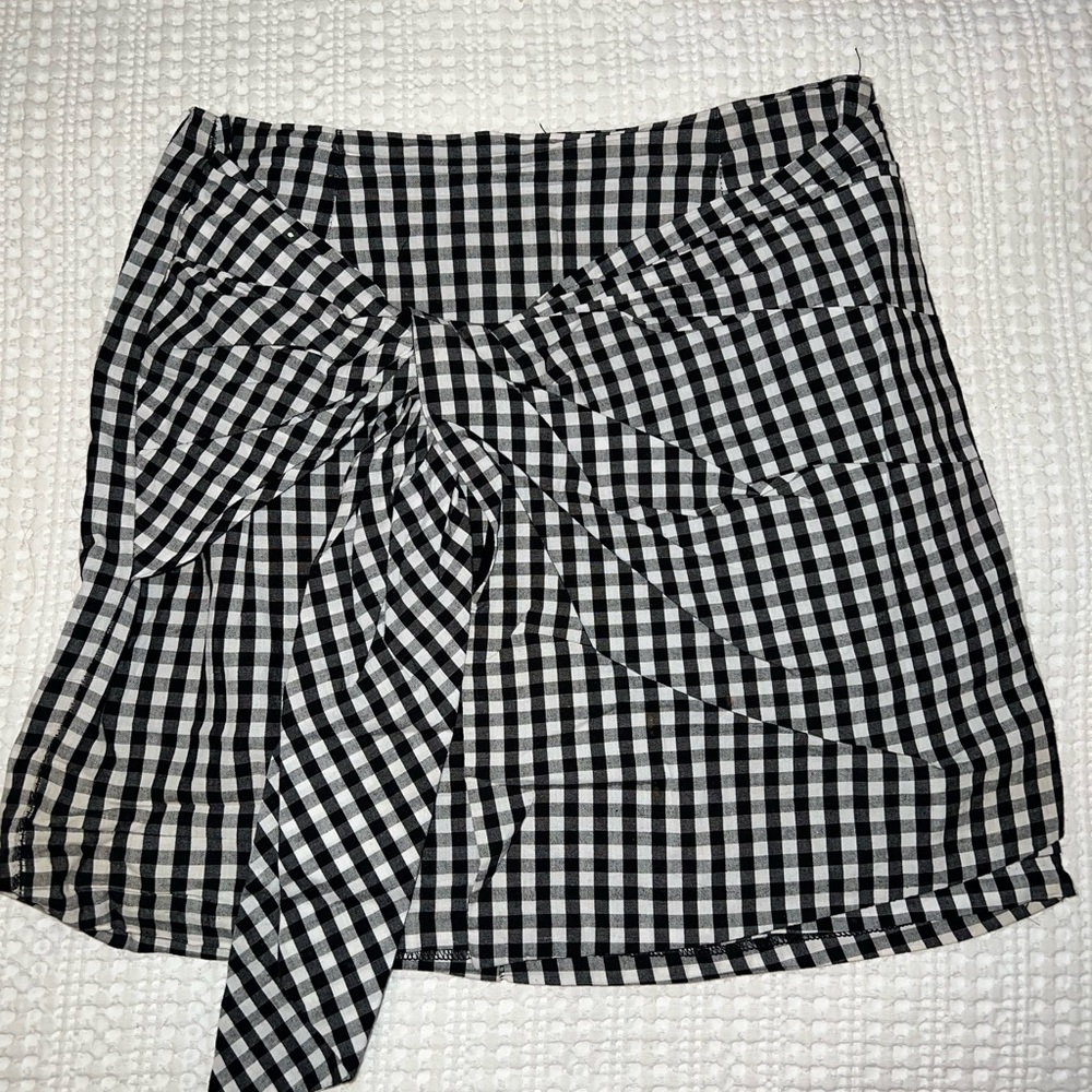 Gianni Bini black and white gingham skirt